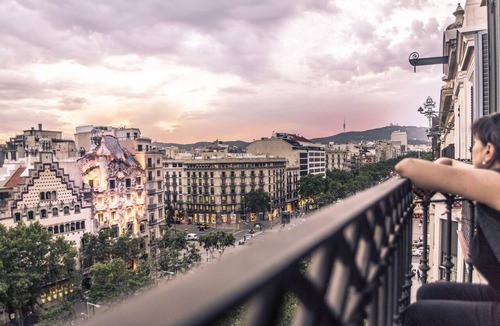 Eixample Apartment | UNIQUE Paseo de Gracia CASA BATLLÓ Barcelona Center