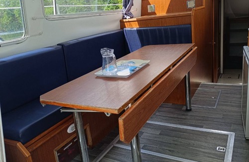Cognac Boat Rental | Unique stay on a moored boat - 8 guests