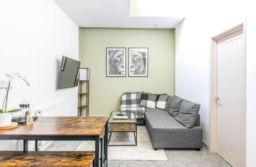 Saint Paul's Apartment | Upnor House with Free Parking by Prescott Apartments
