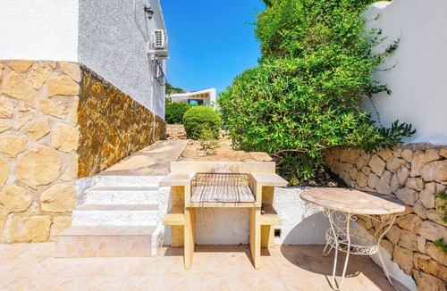 Arnella House | Vacation home Blake by Interhome