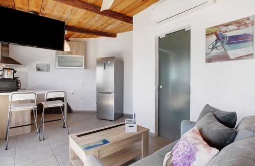 El Rosario Apartment | Vacation Home 'La Terraza Del Mar' with Sea View, Terrace & Wi-Fi