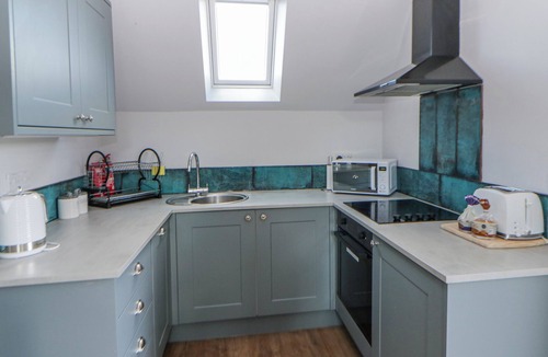 Llandysul Cottage | VALLEY VIEW HIDEAWAY, pet friendly, with hot tub in Ffostrasol