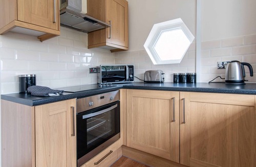 Newark upon Trent House | Ventnor Rise - Modern 3BR House, Parking, Free Wifi