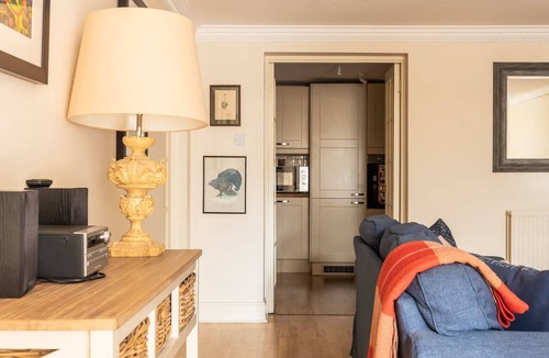 New Town Apartment | Very Central Property 3 beds and 2 bathrooms.