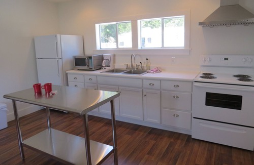Trinity Center Cabin | Very Nice 1 Bedroom Cabin Near Marina/Lake, Store, Restaurant, Trails, Sleeps 4