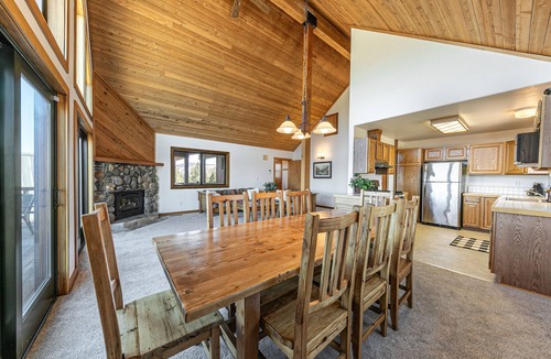 Truckee House | Viewpoint at Tahoe Donner by Tahoe Getaways - Pet-Friendly 3BR Ski Lease