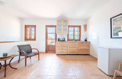 Felanitx Villa | Villa 'Ca'n Cristofal' with Mountain View, Wi-Fi and Air Conditioning