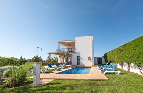 Cala d'Or Villa | Villa "Can Baltasar" with Mountain View, Private Pool & Wi-Fi