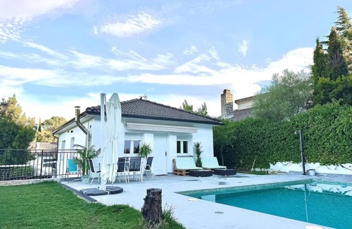 Navahondilla Villa | Villa Completa de Verano con Piscina privada y Barbacoa