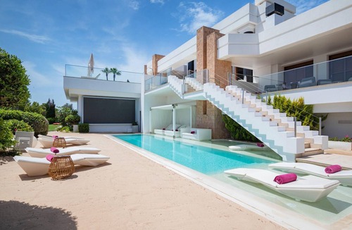 Can Besso Villa | Villa Elysium Ibiza: A luxury retreat between sky and sea – Weekly Villas