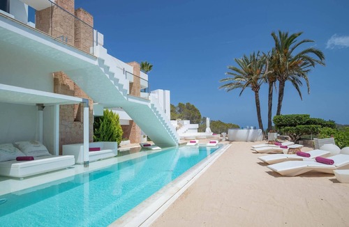 Can Besso Villa | Villa Elysium Ibiza: A luxury retreat between sky and sea – Weekly Villas