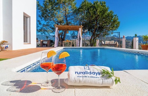 Sayalonga Villa | Villa María Sayalonga by Ruralidays