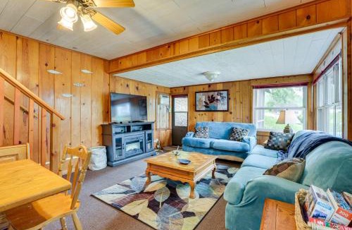 Bagley House | Walk to Wyalusing Beach Cabin with River View!