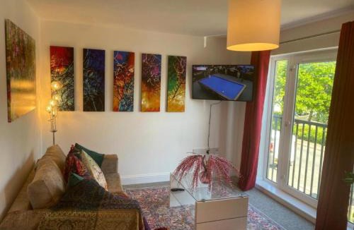 Cambridge House | Warm & Homely Milton Rd House w Big Garden, High Speed WIFI & Free Parking