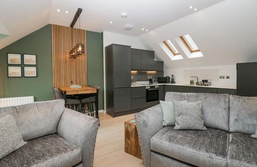 Backbarrow Apartment | Watch Tree Apartment