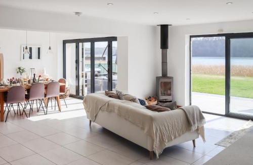 Milford Haven House | Waters Edge