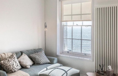 Ramsgate Apartment | Wellington Retreat -Sea View Coastal Retreat, Walk to Harbour, Town & Beach