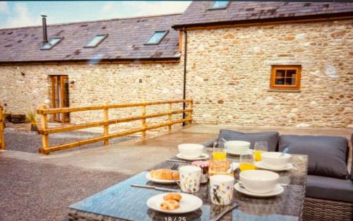 Llangeler House | Welsh Barn