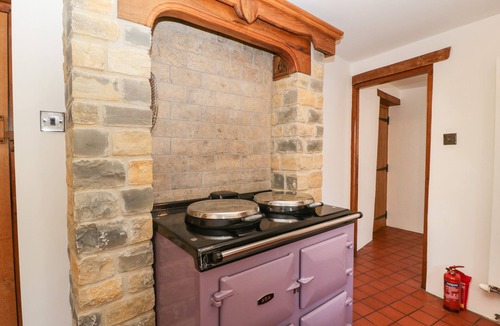Pilton House | WESLEY HOUSE, pet friendly, with open fire in Pilton