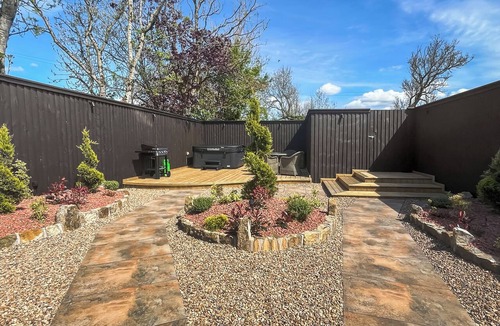 Kilbirnie Cottage | West Mains Barn - UK51957