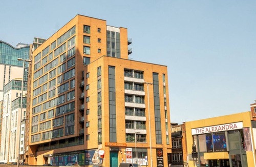 Birmingham City Centre Apartment | West Two 2-Bed High Floor with City Views
