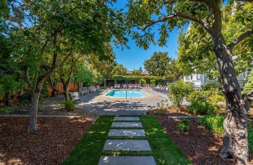 Napa Hotel | White House Napa