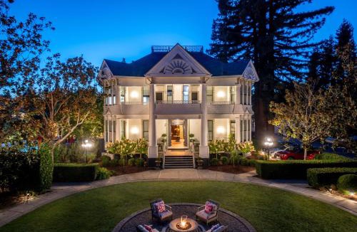 Napa Hotel | White House Napa
