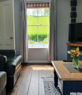Castlewellan House | Whitehill Cottage
