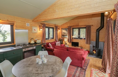 Frankton Cottage | WILLOW, pet friendly, with hot tub in Dunchurch