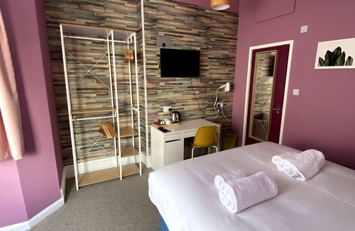 Riverside House | WiseStay