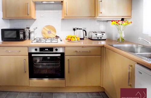 Wokingham Apartment | Wokingham 2 Bedroom Flat - Private Entrance