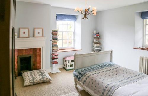Honiton House | Wolford Lodge Traditional home surrounded 150 private acres with Tennis court