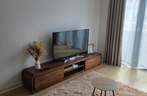 Wolverhampton Apartment | Wolverhampton Apartment with Free Parking 1 minute from the train station
