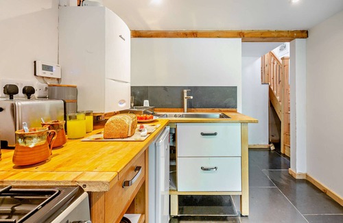 Dolgellau House | Woodlands Paradise - One Bedroom House, Sleeps 2