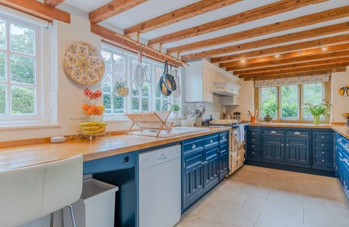 Kineton Cottage | Woodfields, Kineton, Stratford-on-Avon - sleeps 8 guests in 4 bedrooms