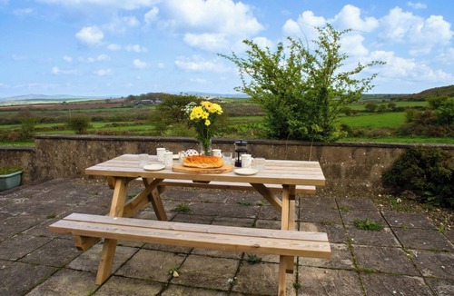 Goodwick Cottage | Y Bwthyn, Fishguard - Three Bedroom Cottage, Sleeps 6