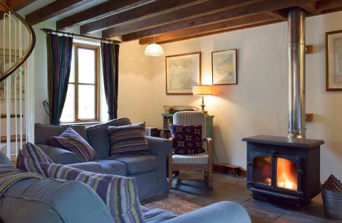 Newport House | Y Bwthyn
