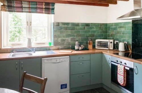 Newport House | Y Bwthyn