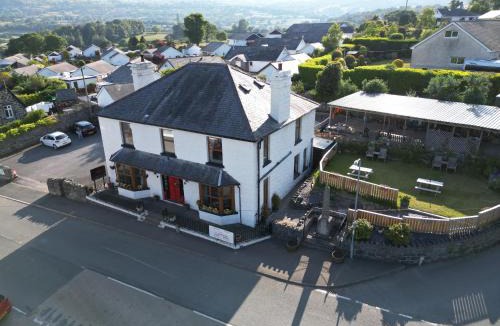 Tyn-y-Groes Bed & Breakfast | Y Llew Coch