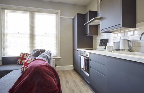 Clifton Villa | Your Apartment | Bristol The Sunningdale - No.3