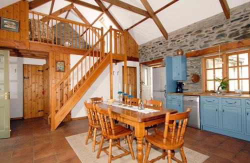 Haverfordwest House | Yr Hen Gof