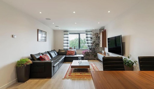 1-Bed Spacious Flat, North London, 15 Minutes to Central