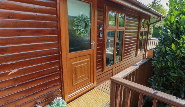 1 Hornbeam Lodge