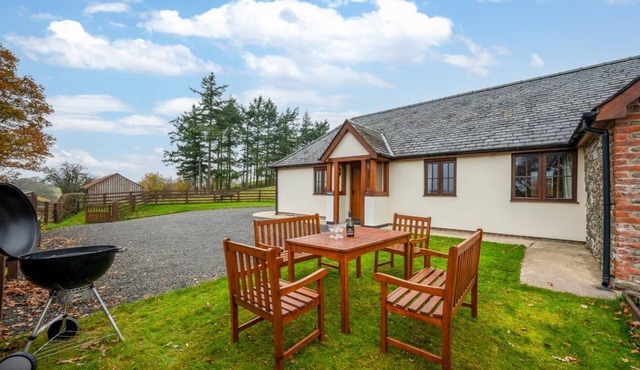 2 Bed in Y Drenewydd (oc-waa402)