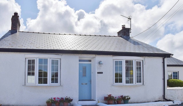 2 bedroom accommodation in Llansantffraed, near Aberaeron