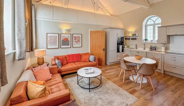2 bedroom accommodation in Wenhaston, near Halesworth