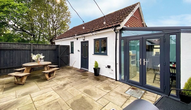 2 bedroom accommodation in Codford, near Warminster
