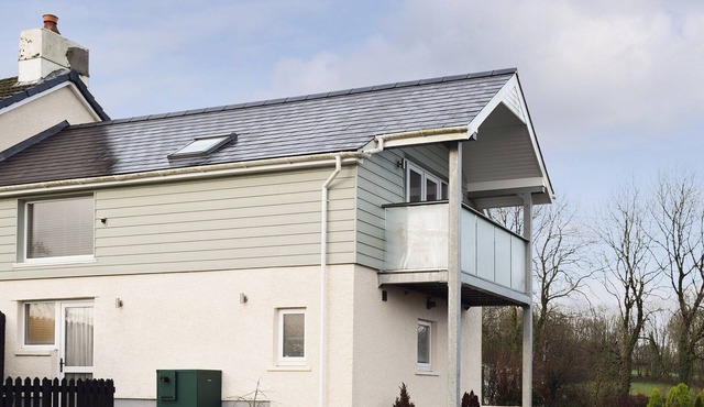 2 bedroom accommodation in Llanwnnen, near Lampeter