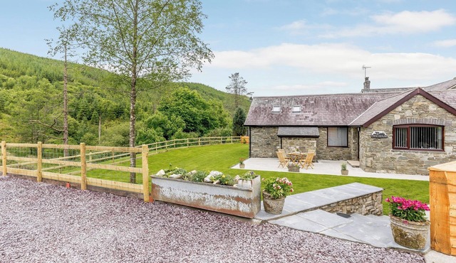 2 bedroom accommodation in Llandewi Brefi, near Tregaron