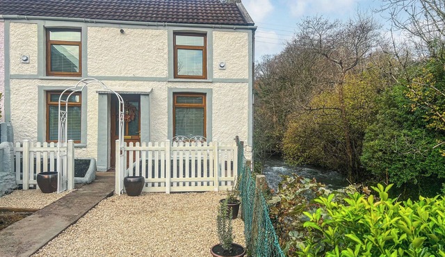 2 bedroom accommodation in Aberkenfig, near Bridgend